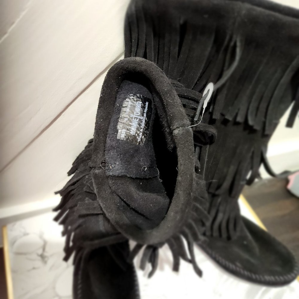 MINNETONKA BOOTS - Picture 3 of 3